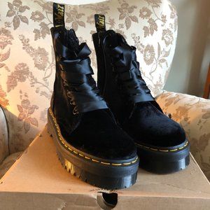 Dr. Martens Jadon Black Velvet NWOT Size 9